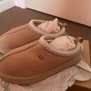 Ugg tazz sand big kids